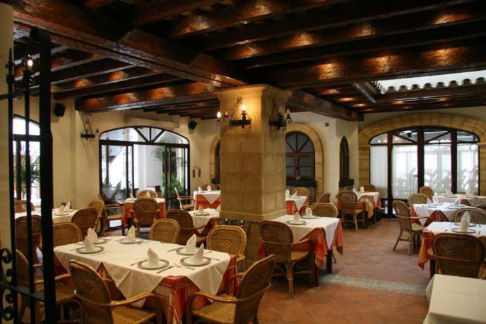 Hostal Torre De Guzman Кониль-де-ла-Фронтера Экстерьер фото