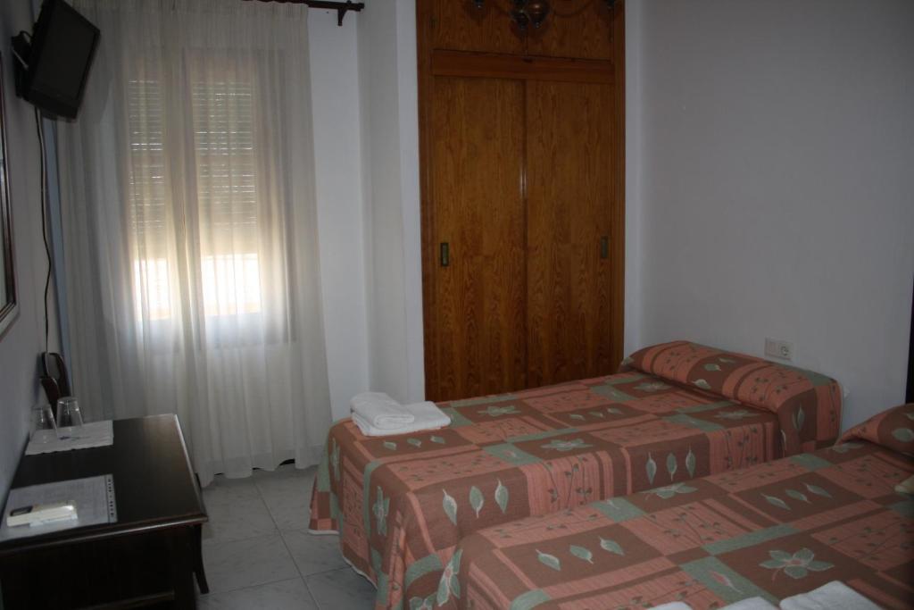 Hostal Torre De Guzman Кониль-де-ла-Фронтера Номер фото