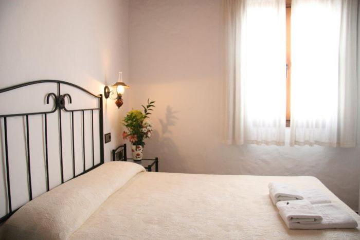 Hostal Torre De Guzman Кониль-де-ла-Фронтера Экстерьер фото