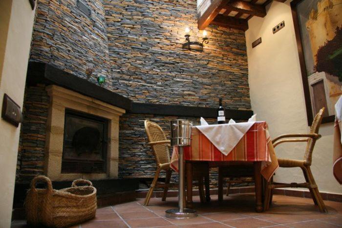 Hostal Torre De Guzman Кониль-де-ла-Фронтера Экстерьер фото